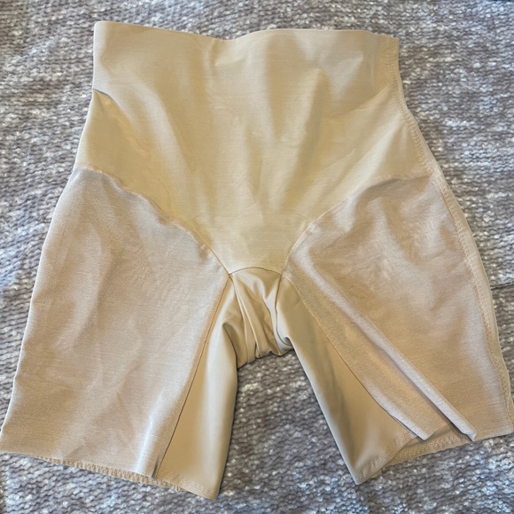 Honey love shapewear size large. Worn once - Picture 3 of 3